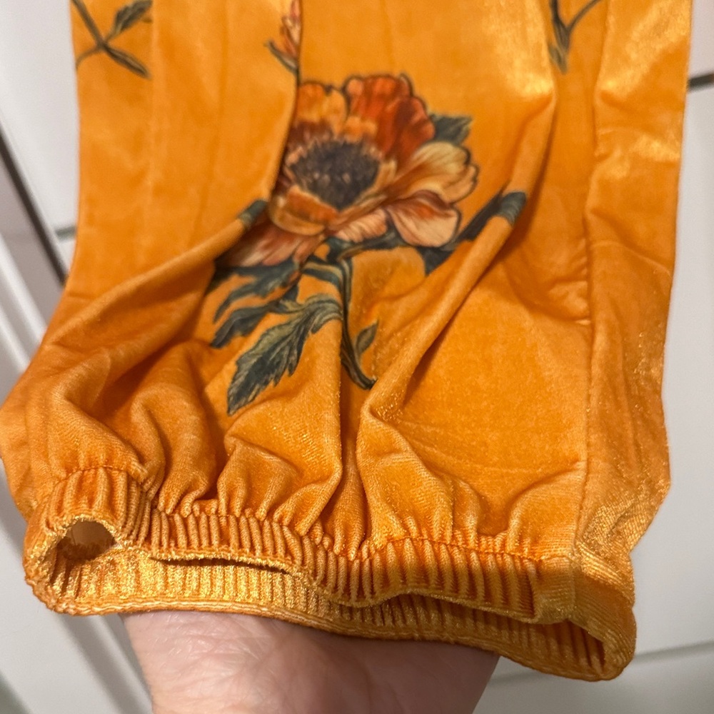 Floral High Waisted Velvet Wide-Leg Joggers in Dark Yellow Size 14 - Picture 4 of 10